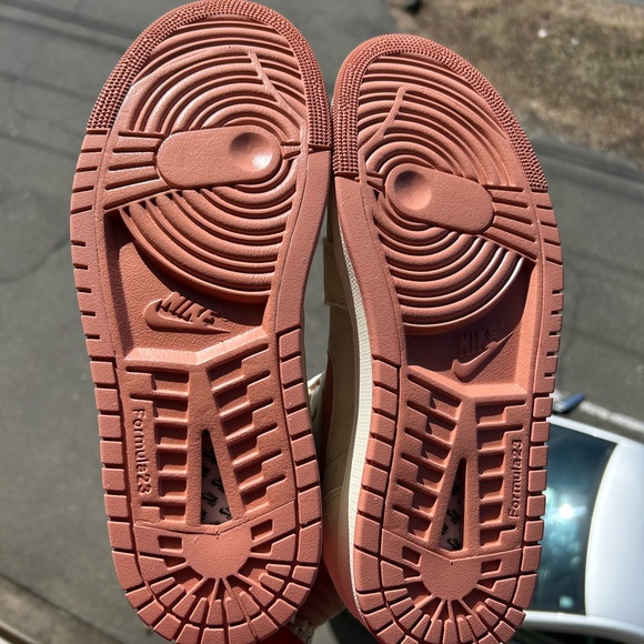 Jordan 1 Size 10 brand new dead stock BUY 1 GET 1 HALF% OFF - Picture 7 of 7